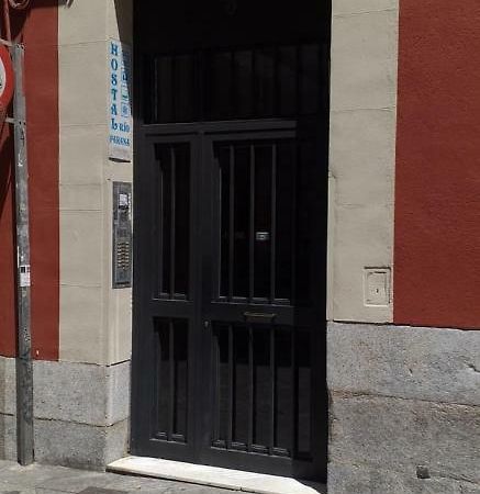 Hostal Rio Parana Madrid Bagian luar foto