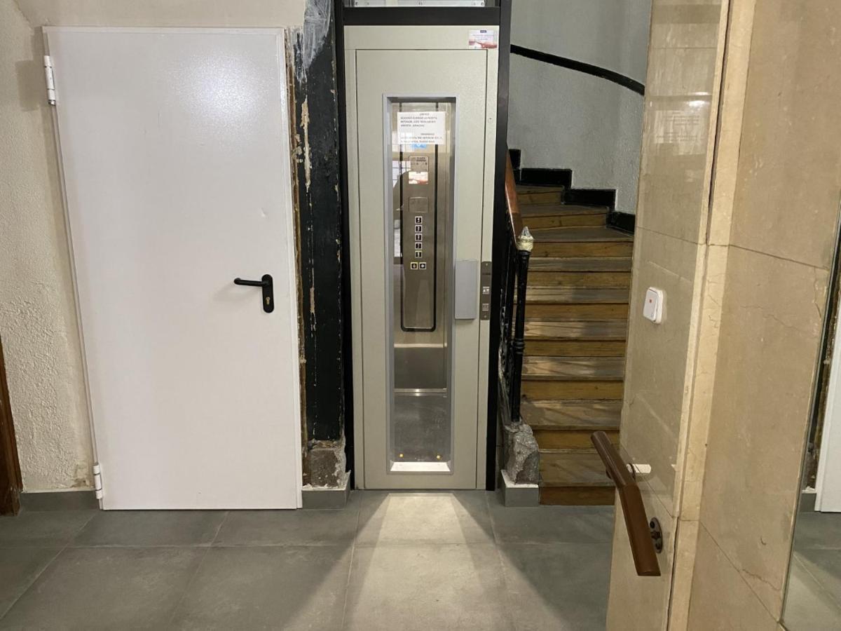 Hostal Rio Parana Madrid Bagian luar foto