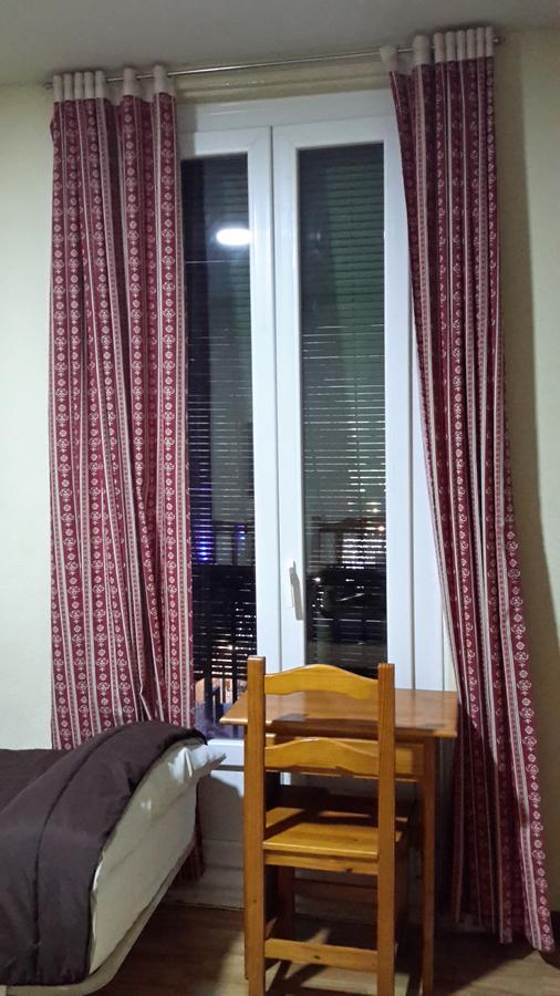 Hostal Rio Parana Madrid Bagian luar foto