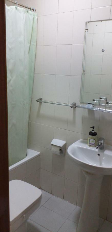 Hostal Rio Parana Madrid Bagian luar foto